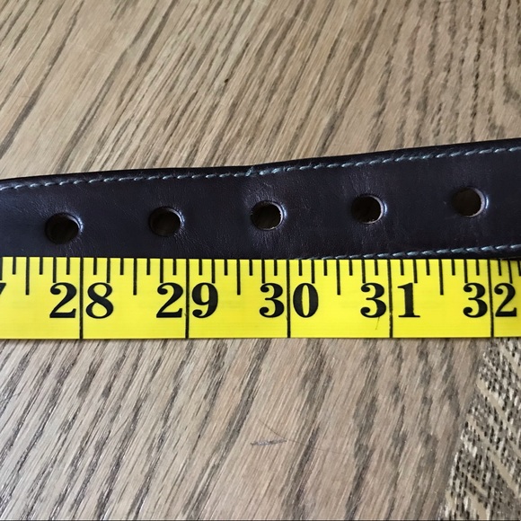 Vintage fossil leather belt with brass hardware. - Picture 6 of 7